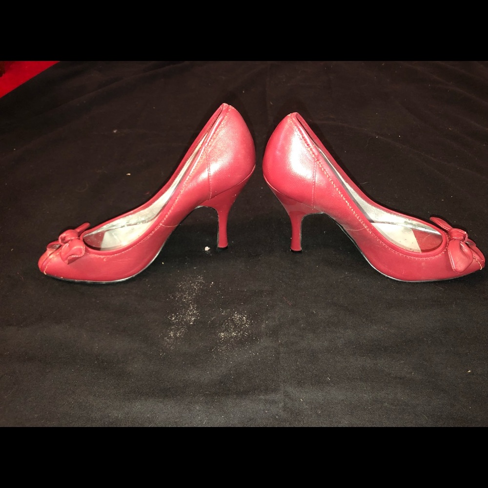 GUESS Red Heels - Picture 2 of 8